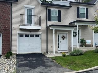 17 Gregg Ct, Newton, NJ 07860
