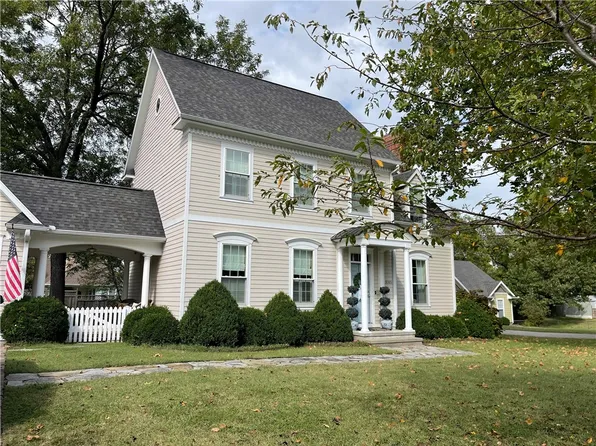 1005 W Jefferson St, Siloam Springs, AR 72761