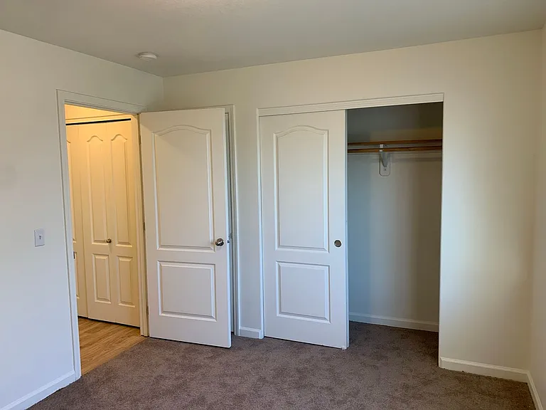 Falcon Ridge Apartments — Photo 15