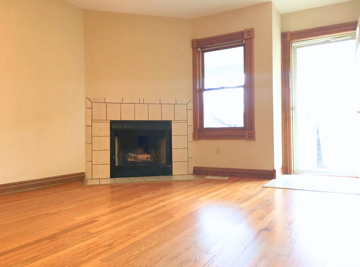 460 E Lincoln — Photo 3