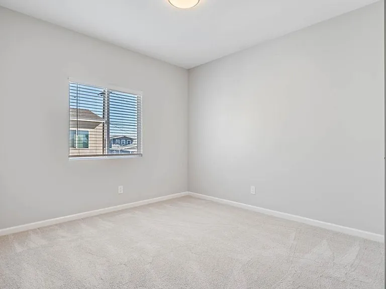 959 13th St — Photo 34