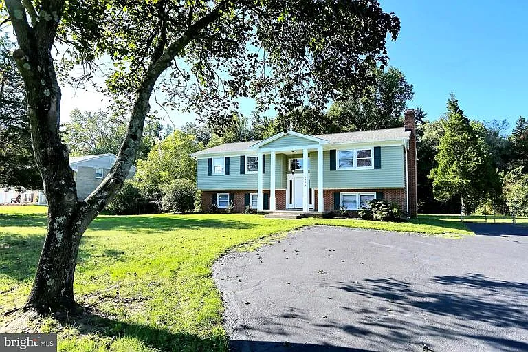 4640 Pickeral St photo 1