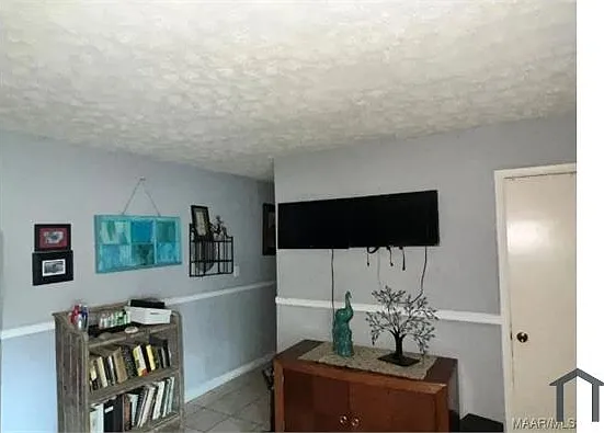 3 bed, 1400 sqft, $1,600 — Photo 2