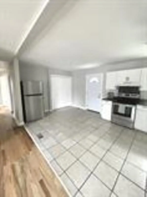 4 bed, 2.0 bath, 1392 sqft, $1,650 — Photo 4