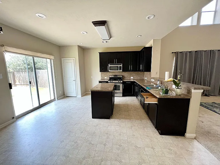 10831 Woodwind Shadows Dr — Photo 11