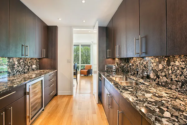 Sold by Isen & Company : Real Estate Advisors | media 6