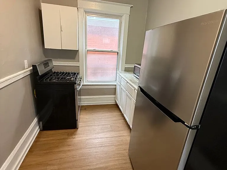 2100 W National Ave — Photo 8