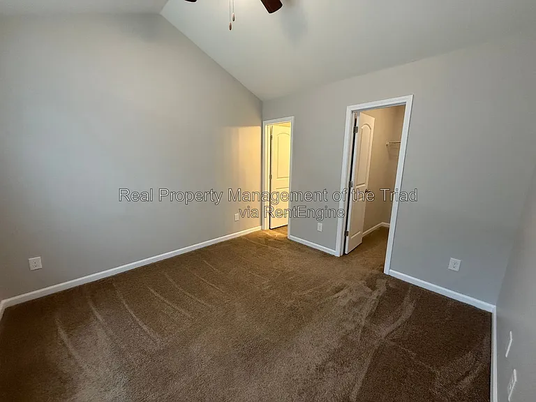 1207 Willard St — Photo 8