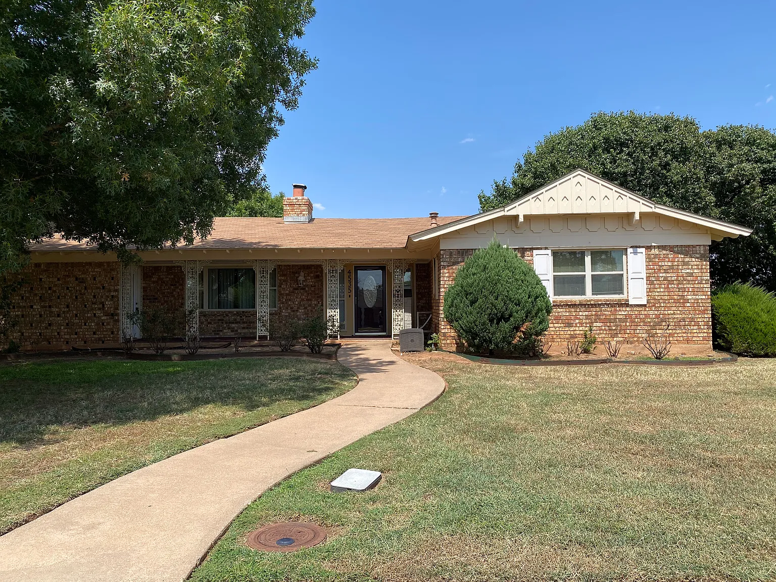 3 bed, 2249 sqft, $2,400 — Photo 3