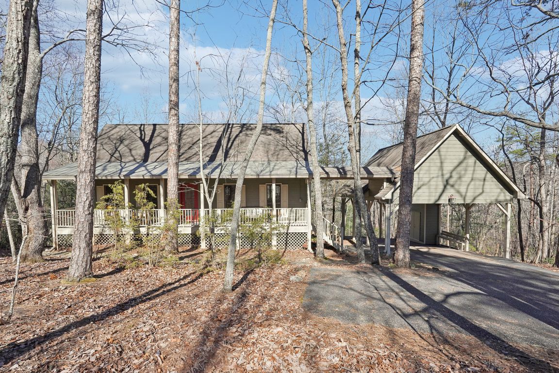 Sweetgum Cir-001.jpg