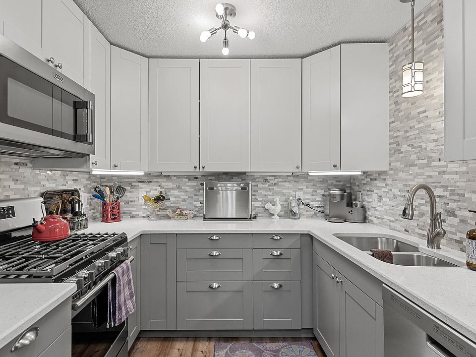 1st image of 130 Avignon Ct