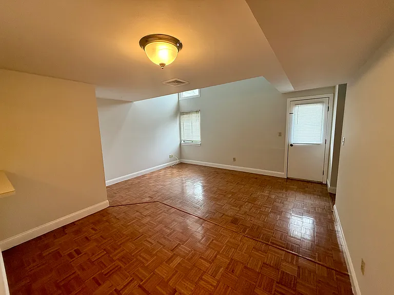 105 Tremont Ave #C — Photo 4