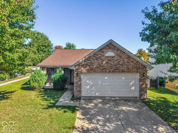 2361 Cedarmill Dr, Franklin, IN 46131