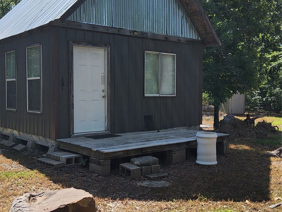2nd image of 445 Buck Creek Rd