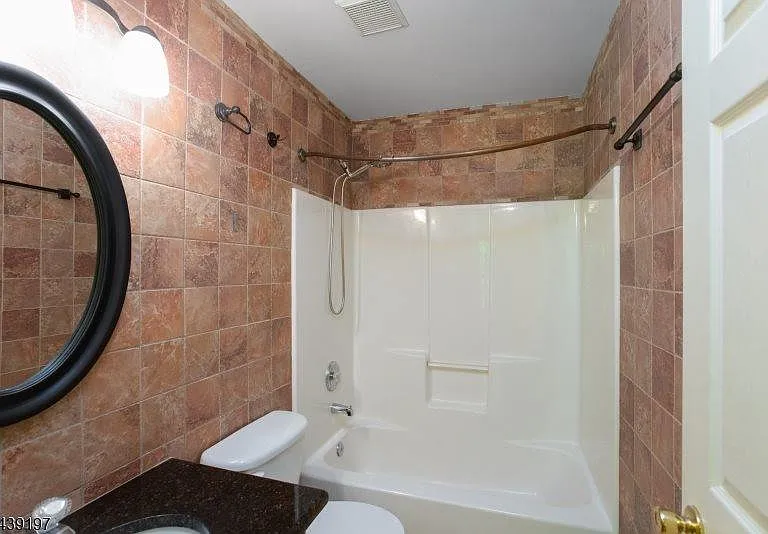106 Wallace Ct — Photo 11