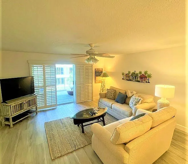 606 Shorewood Dr #C303 — Photo 9