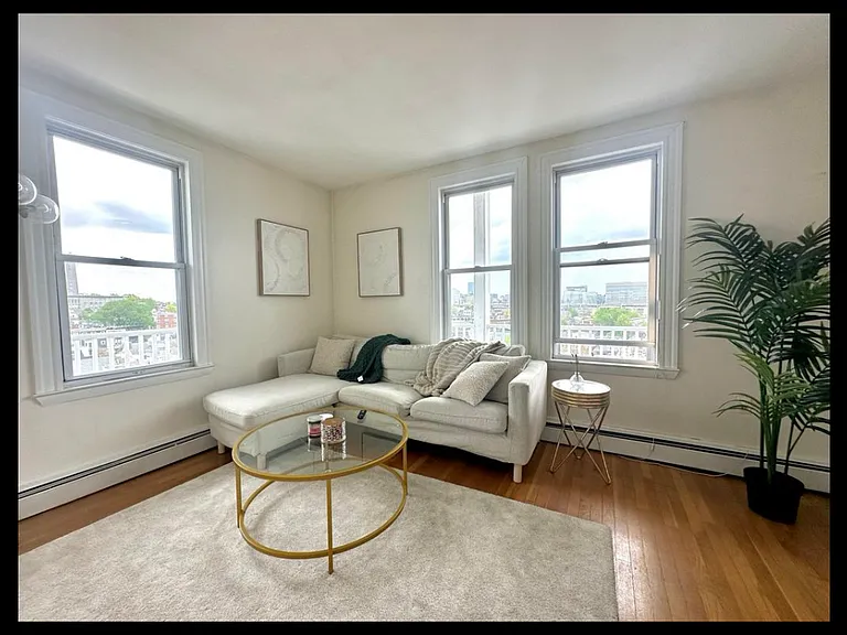 276 Bunker Hill St #3 — Photo 2