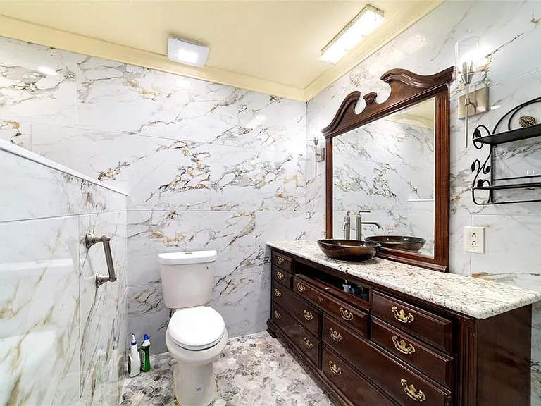 5330 Kings Ct — Photo 43