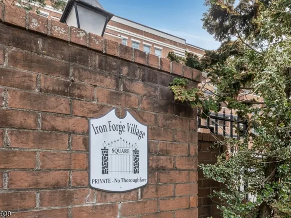 29 Iron Forge Sq, Pompton Lakes Boro, NJ 07442