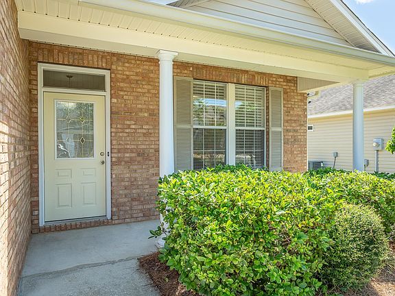 3rd image of 28 Covington Cir
