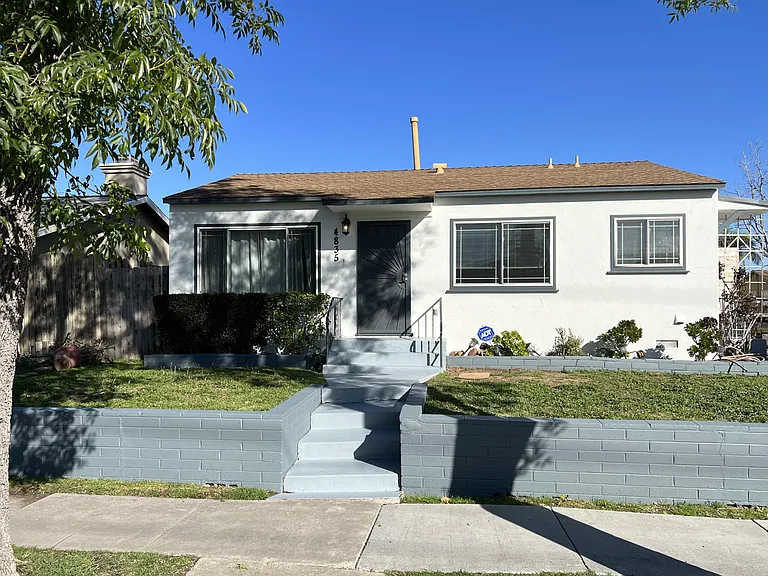 4835 33rd St — Photo 1