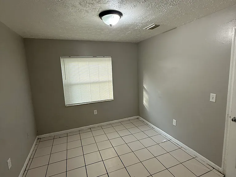 1200 E Bougainvillea Ave #B — Photo 17