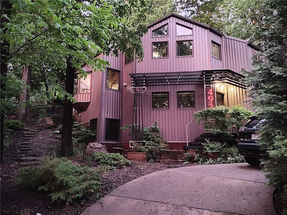 1st image of 492 N Vinson Ave