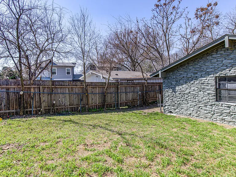 5706 Gloucester Ln — Photo 15