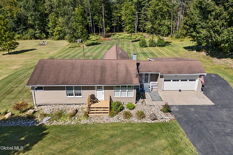 5th image of 329 Lakeview Road