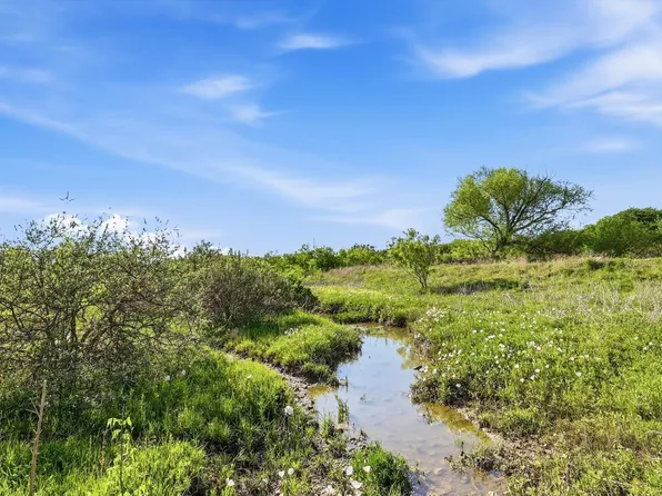1601 Oak Grove Rd E, Burleson, TX 76028