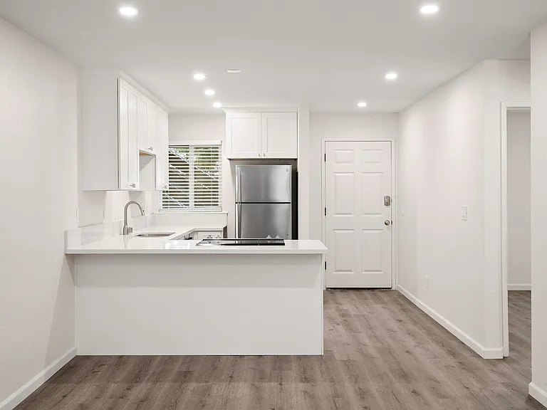 1100 Leff Street — Photo 20