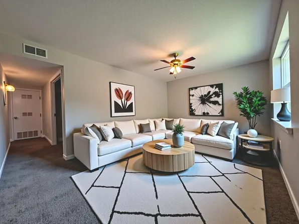 28 Stoneybrook (Hannahs)