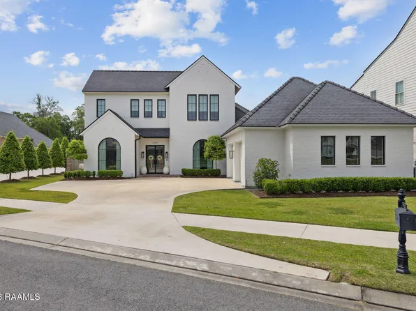 204 Vineyard Row, Lafayette, LA 70508