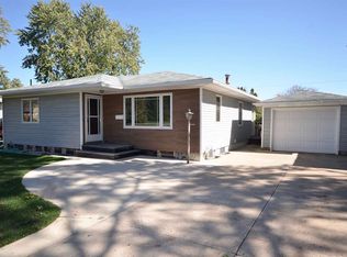 2521 Manor St, Waterloo, IA 50702