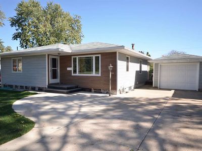2521 Manor St, Waterloo, IA, 50702