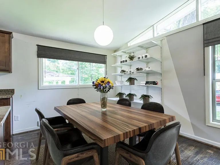 Virtually staged dining area