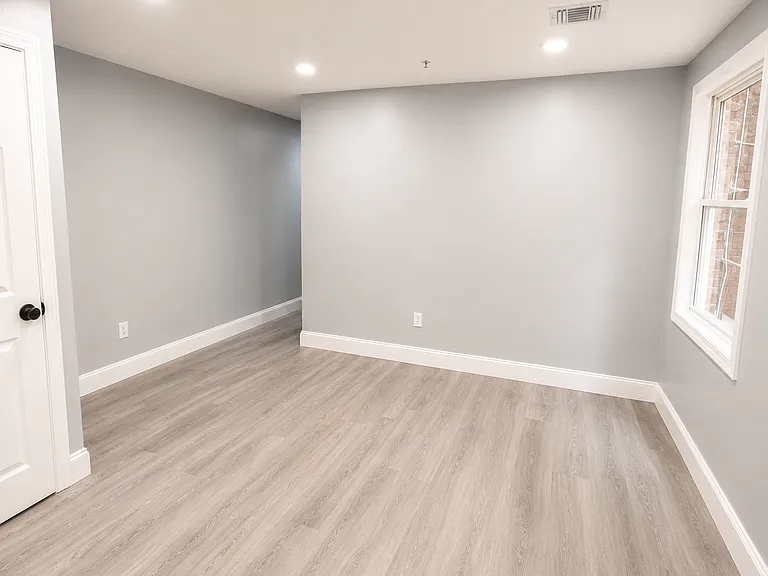 96 Eaton Pl #2L — Photo 12