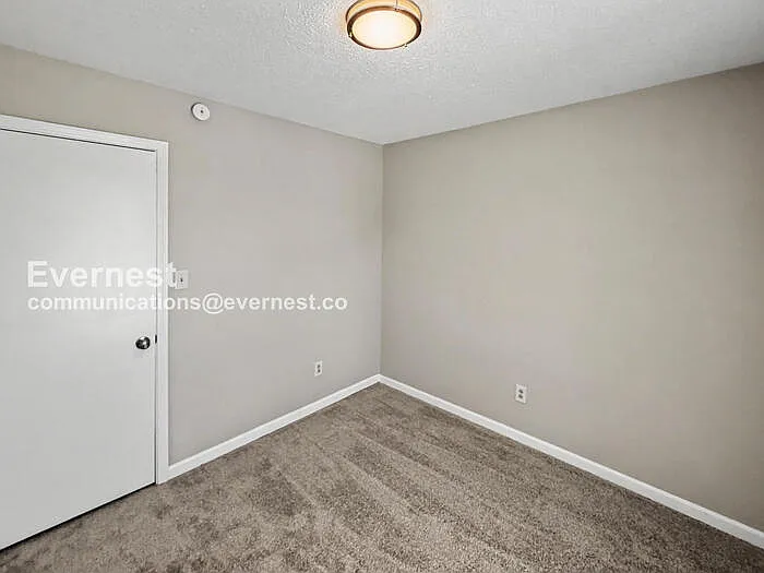 617 Carson Crest Cir — Photo 17