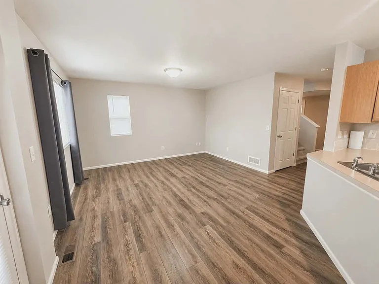 883 Durum St — Photo 4