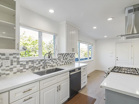 5th image of 16570 Shady View Ln