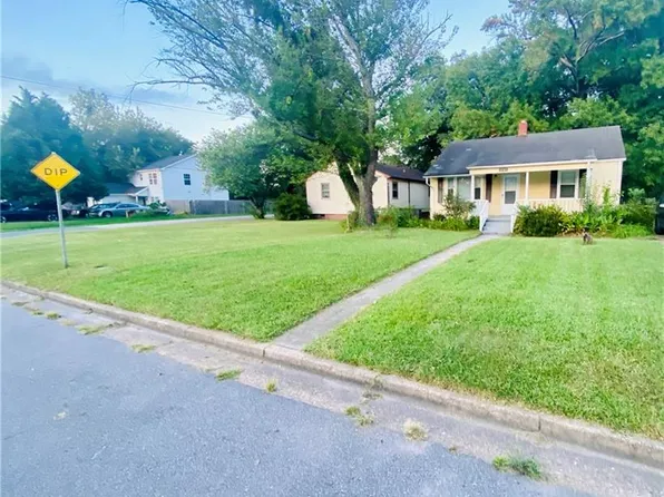 1305 Hoover Ave, Chesapeake, VA 23324