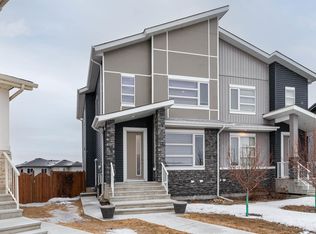 9338 Pear Line SW, Edmonton, AB T6X2V9