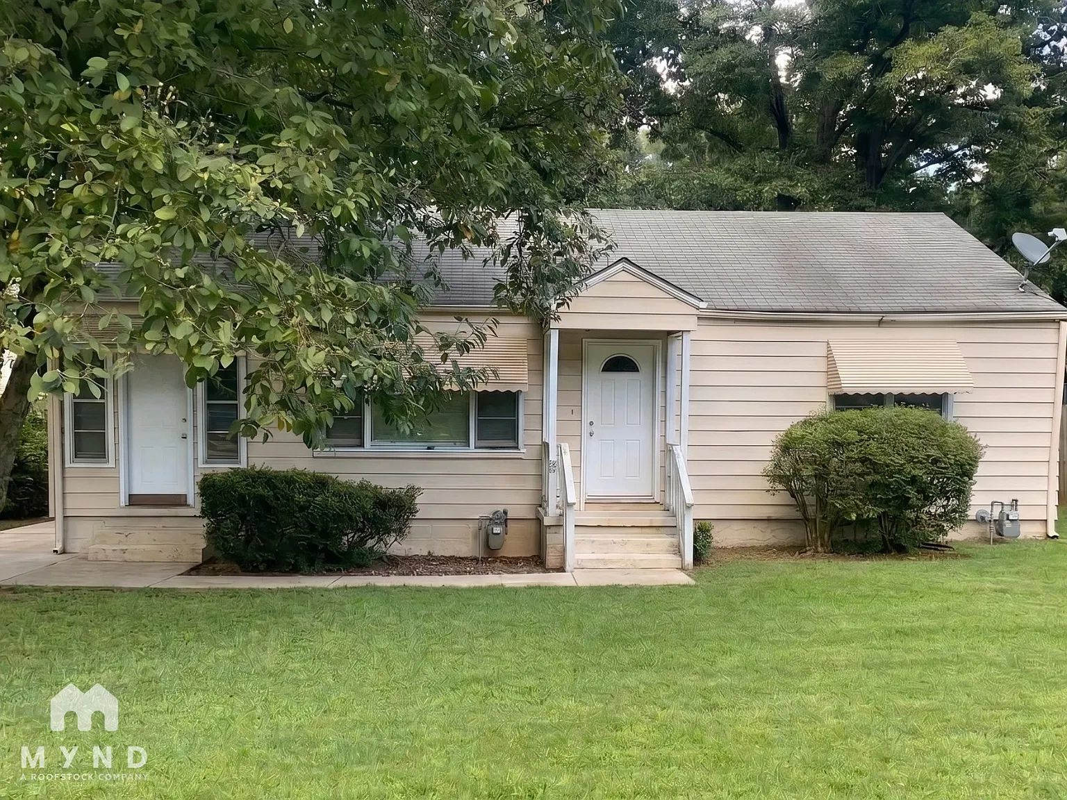 2 bed, 1.0 bath, 965 sqft, $1,600 — Photo 1
