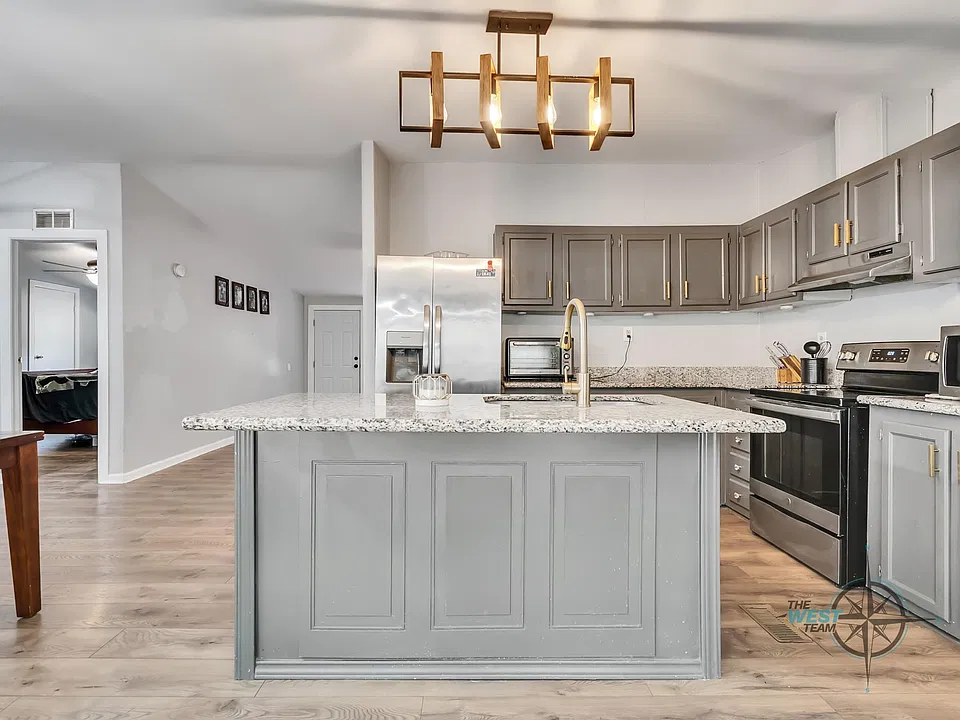 9654 Creek Vista Ln