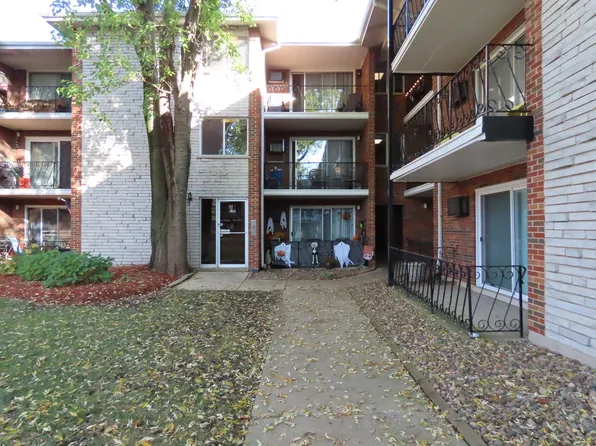 3935 W 104th St APT 1B, Chicago, IL 60655