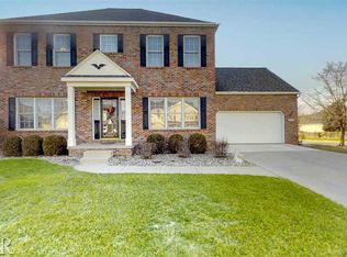 1308 Tearose Ln, Bloomington, IL 61704