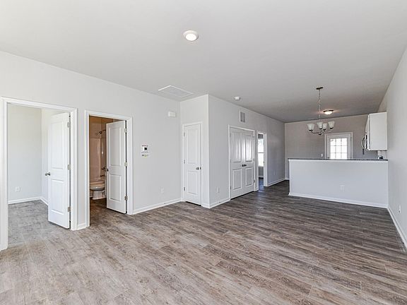 006 Family Room And Kitchen