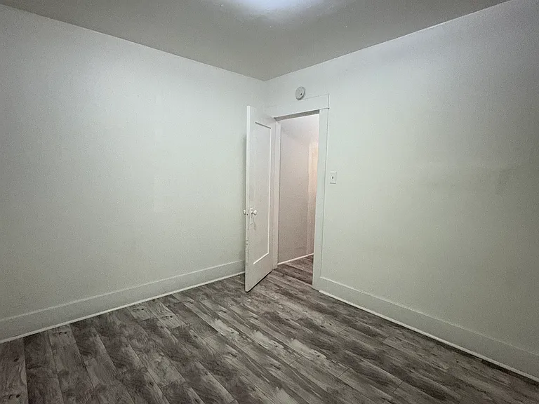 5886 Myrtle Ave #1/2 — Photo 16