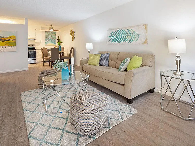 Marine View Apartments — Photo 7
