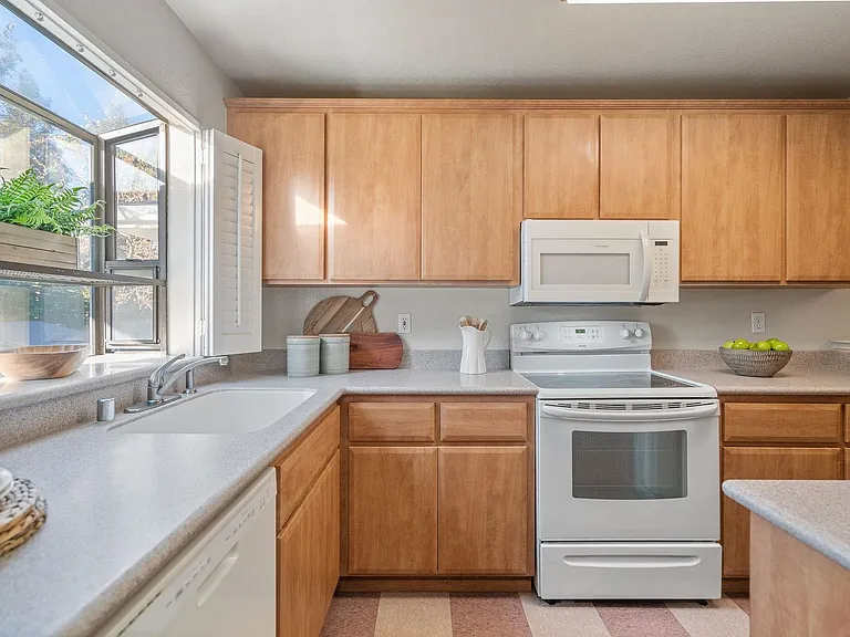 2600 Oak Rd #296 — Photo 12